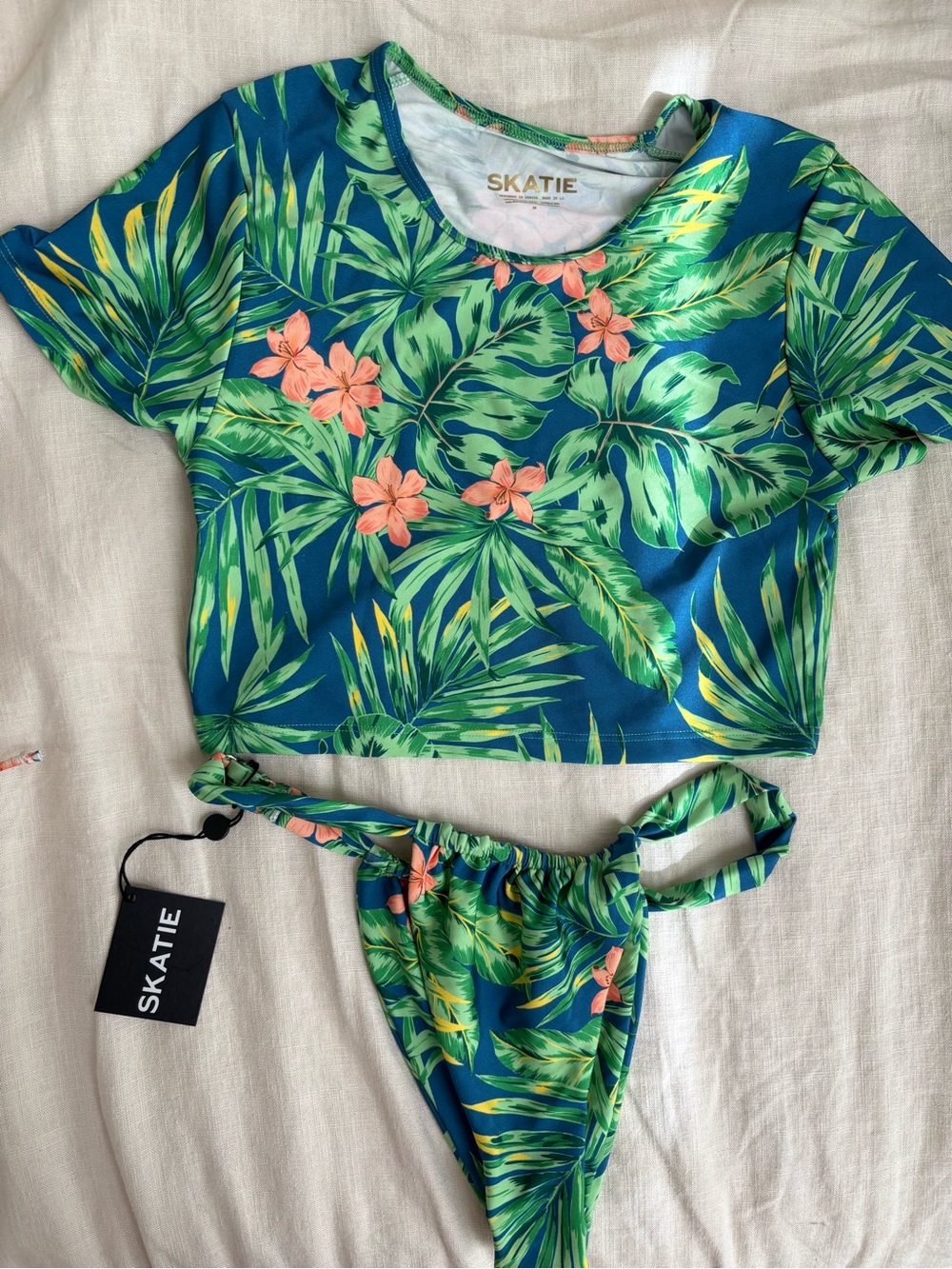 SKATIE bikini set in wailua in size medium and large